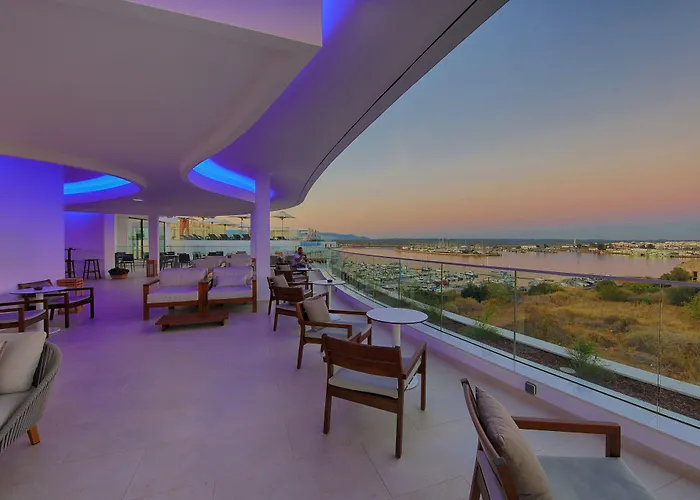 Готель Jupiter Marina - Couples & (adults Only)